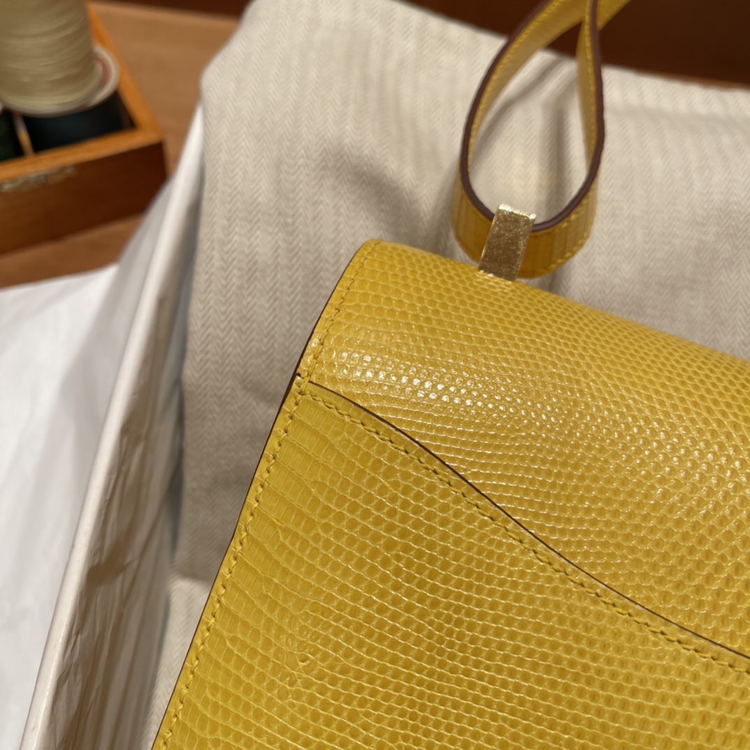 에르메스 콘스탄스24 옐로우 금장 리자드 가죽